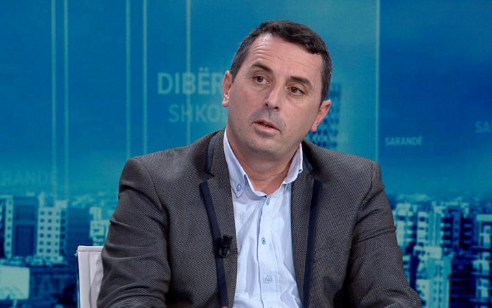 Video/ Kandidati i Ilir Metës në Bashkinë Kamëz ka falsifikuar diplomën e shkollës. Arjan Hoxha Objekt hetimi për falsifikim të dokumentave zyrtare në Republikën e Shqipërisë Video/ Kandidati i Ilir Metës në Bashkinë Kamëz ka falsifikuar diplomën e shkollës. Arjan Hoxha Objekt hetimi për falsifikim të dokumentave zyrtare në Republikën e Shqipërisë