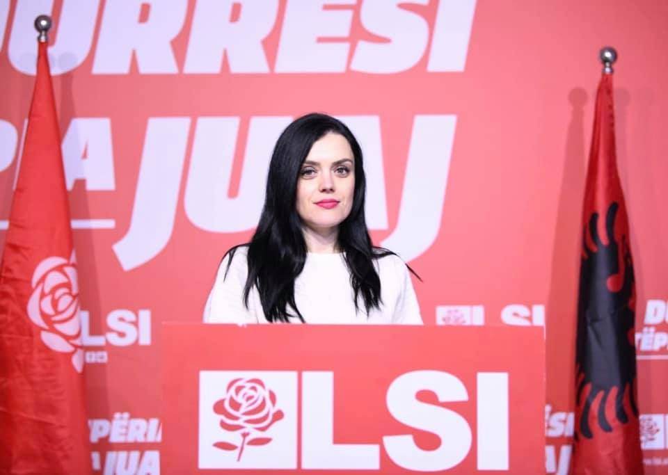 Vidhte lekët e klientëve në “ProCredit Bank”, hajdutja ka qenë ish-kandidate për deputete e LSI-së Vidhte lekët e klientëve në “ProCredit Bank”, hajdutja ka qenë ish-kandidate për deputete e LSI-së