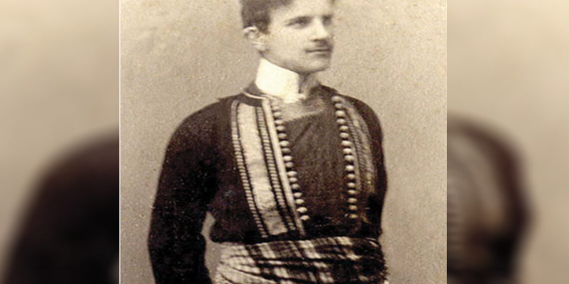 Të dhëna mbi origjinën e gjeniut Nikola Tesla dhe fotografisë së tij të famshme me kostum tradicional Të dhëna mbi origjinën e gjeniut Nikola Tesla dhe fotografisë së tij të famshme me kostum tradicional