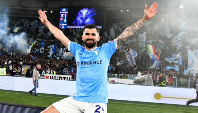 Një statistikë e rrallë vjen nga Italia dhe i përket lojtarit të Kombëtares! Elsi Hysaj ka luajtur 404 ndeshje në total, 315 i ka me Sarrin Një statistikë e rrallë vjen nga Italia dhe i përket lojtarit të Kombëtares! Elsi Hysaj ka luajtur 404 ndeshje në total, 315 i ka me Sarrin