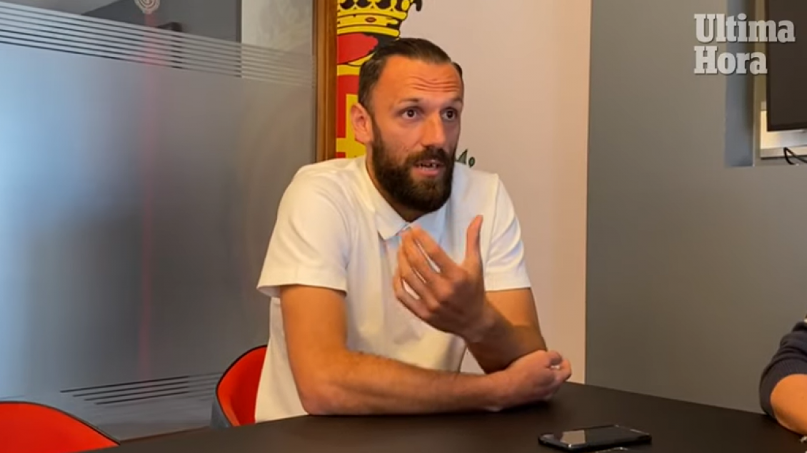 Vedat Muriqi godet Spanjën dhe La Ligan: Flasin kundër racizmit, por ky është racizëm! Shqetësuese si nuk e njohin Kosovën Vedat Muriqi godet Spanjën dhe La Ligan: Flasin kundër racizmit, por ky është racizëm! Shqetësuese si nuk e njohin Kosovën