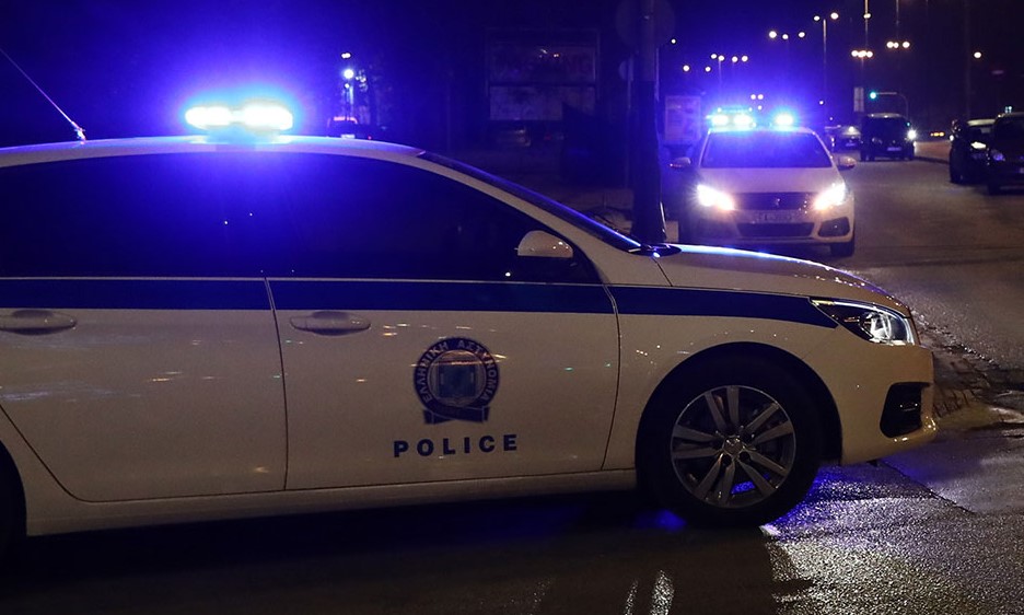 Tronditet Athina! 36-vjeçari shqiptar qëllon me armë ish-të dashurën, vëllanë e saj dhe një person tjetër