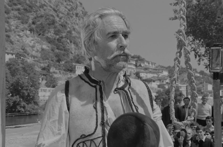 VIDEO/ Fjalët e Sandër Prosit, që tronditën Xhelil Gjonin dhe për pak bllokoi “Gjeneral Gramafonin” VIDEO/ Fjalët e Sandër Prosit, që tronditën Xhelil Gjonin dhe për pak bllokoi “Gjeneral Gramafonin”