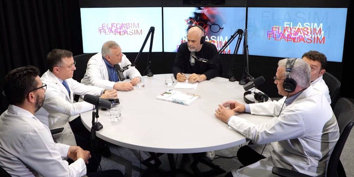 Rama bashkëbisedim me demokratin që operoi, kryeministri: Kur me thanë kush ishte u tremba…larg qoftë Nard Noka Rama bashkëbisedim me demokratin që operoi, kryeministri: Kur me thanë kush ishte u tremba…larg qoftë Nard Noka