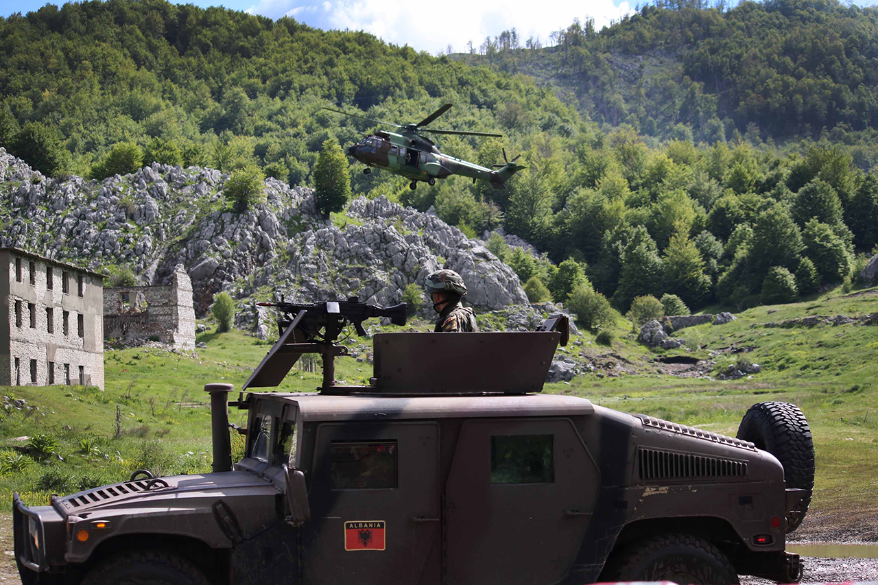 Mijëra trupa dhe krerët e ushtrisë amerikane zbarkojnë në Shqipëri: Detajet e “Defender 23”! NATO mesazh Moskës nga Ballkani Mijëra trupa dhe krerët e ushtrisë amerikane zbarkojnë në Shqipëri: Detajet e “Defender 23”! NATO mesazh Moskës nga Ballkani