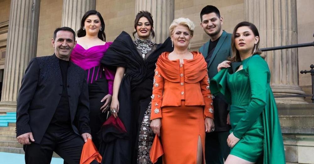 Nis sot “Eurovision 2023″! Familja Kelmendi mungon në prova: S’kishin pasaportë shqiptare Nis sot “Eurovision 2023″! Familja Kelmendi mungon në prova: S’kishin pasaportë shqiptare