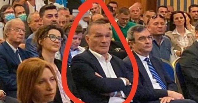 Kandidati i Metës dhe Berishës për Himarën përkrahet nga anti-shqiptari i shpallur ‘non grata’! Karathanos shfaqet në takimet e Fredi Belerit Kandidati i Metës dhe Berishës për Himarën përkrahet nga anti-shqiptari i shpallur ‘non grata’! Karathanos shfaqet në takimet e Fredi Belerit