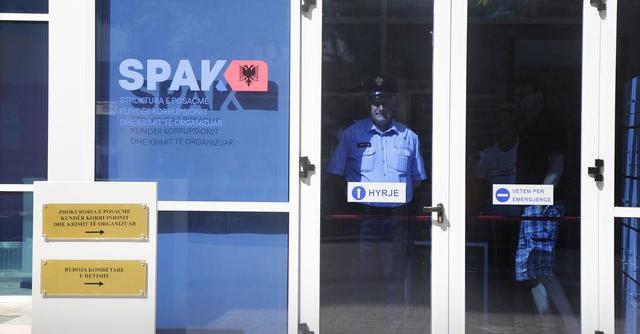 DOSJA/ Hetimi për drogën zbuloi korrupsionin në Elbasan. U përgjua një prokuror. Oficeri që mori mishin brenda në thes DOSJA/ Hetimi për drogën zbuloi korrupsionin në Elbasan. U përgjua një prokuror. Oficeri që mori mishin brenda në thes