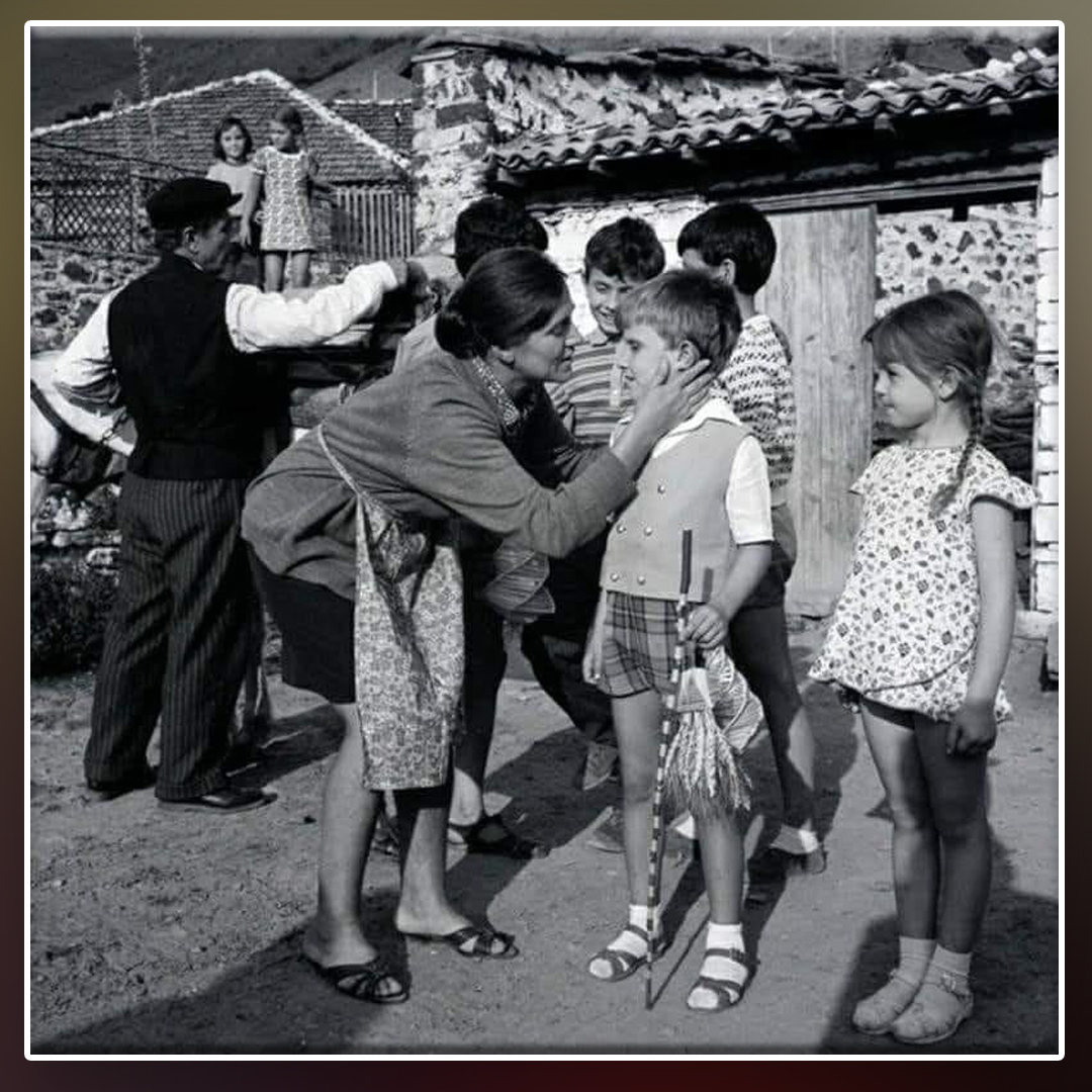 Një brez që nuk kthehet më kurrë, që nuk kishte asgjë, por kishte gjithçka…. i lumtur edhe me varfërinë e tij! Një brez që nuk kthehet më kurrë, që nuk kishte asgjë, por kishte gjithçka…. i lumtur edhe me varfërinë e tij!