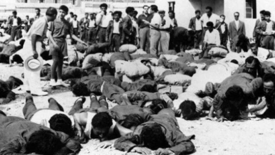 Robërit grek të zënë nga ushtria shqiptare në provokacionet e gushtit 1949… dhe Belerët e “demokotsisë” (Foto) Robërit grek të zënë nga ushtria shqiptare në provokacionet e gushtit 1949… dhe Belerët e “demokotsisë” (Foto)