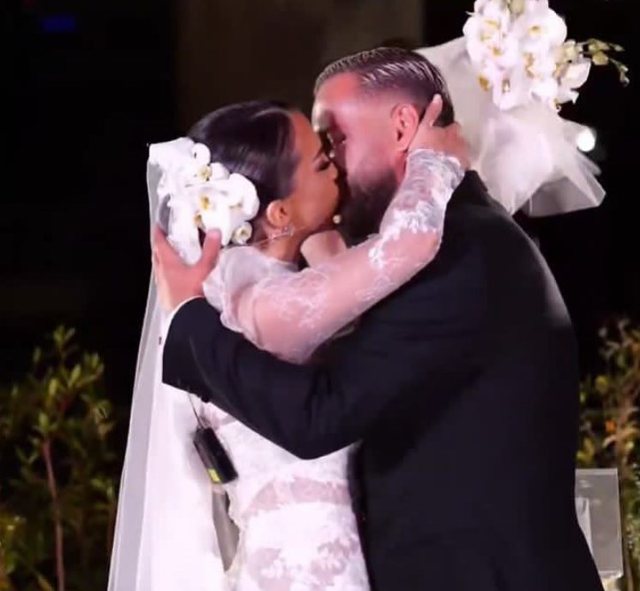 Çfarë ndodhi në dasmën e Luizit dhe Kiarës që indinjoi fansat?! Çfarë ndodhi në dasmën e Luizit dhe Kiarës që indinjoi fansat?!