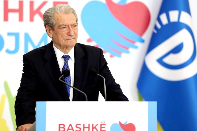 Sali Berisha nis sulmet ndaj PD zyrtare dhe krijon alibinë për të qëndruar në krye të bandës së tij politike, “non-grata” paralajmëron qëndresë ndaj SHBA për “ekzekutimin” e tij politik Sali Berisha nis sulmet ndaj PD zyrtare dhe krijon alibinë për të qëndruar në krye të bandës së tij politike, “non-grata” paralajmëron qëndresë ndaj SHBA për “ekzekutimin” e tij politik