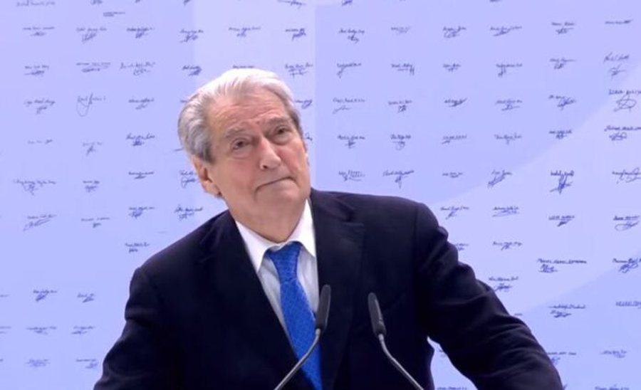 Për avokatët e rremë të Berishës dhe mbështetësit idealist të tij Për avokatët e rremë të Berishës dhe mbështetësit idealist të tij