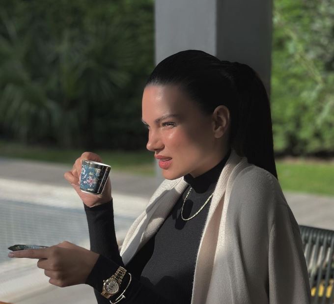 Donte t’i dhuronte veshkën/ Almeda Abazi e përlotur rrëfehet për vdekjen e të atit dhe pse s’flet me xhaxhallarët Donte t’i dhuronte veshkën/ Almeda Abazi e përlotur rrëfehet për vdekjen e të atit dhe pse s’flet me xhaxhallarët