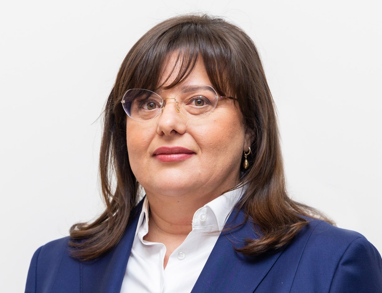 Sondazhi qesharak i Anila Bashës (që paguhej nga Baftjari): Berisha-Meta marrin Bashkinë e Fierit. (Disa intriga, pazare dhe një fakt për SPAK-un) Sondazhi qesharak i Anila Bashës (që paguhej nga Baftjari): Berisha-Meta marrin Bashkinë e Fierit. (Disa intriga, pazare dhe një fakt për SPAK-un)