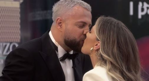 Intrigë, dashuri dhe tradhti?! Zbulohen detaje nga filmi ku do të luajë Luiz Ejlli: Olta Gixhari do të luajë rolin e… Intrigë, dashuri dhe tradhti?! Zbulohen detaje nga filmi ku do të luajë Luiz Ejlli: Olta Gixhari do të luajë rolin e…