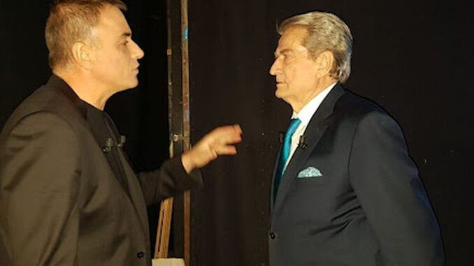 “Zotëri hap krahun”! Grekofoni Arjan Çani zbulon prapaskenat: Si erdhi zyrtari i CIA-s në zyrë Berishës dhe çfarë i kërkoi “Zotëri hap krahun”! Grekofoni Arjan Çani zbulon prapaskenat: Si erdhi zyrtari i CIA-s në zyrë Berishës dhe çfarë i kërkoi