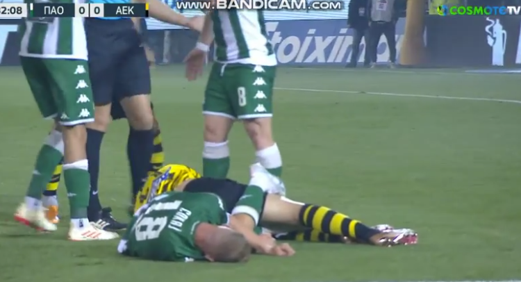 E pabesueshme! Lojtari në Greqi e çon në spital Enis Cokajn dhe arbitri e quan normalitet, futbollisti i Shqipërisë tregohet “luan” (Video)