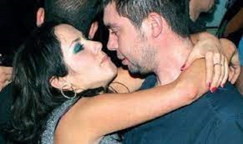 Gjithë këto vite ishte Sekret: Zbulohet shkaku pse u nda Arbana me burrin: Kush i njohu dhe pse jetuan në EIbasan?! Gjithë këto vite ishte Sekret: Zbulohet shkaku pse u nda Arbana me burrin: Kush i njohu dhe pse jetuan në EIbasan?!