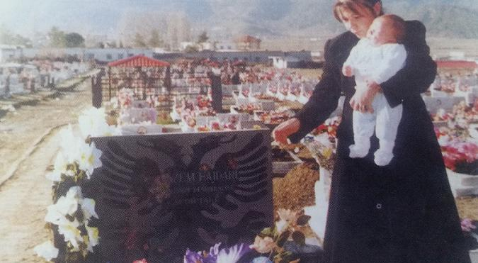 Rrëfimi i rrallë i Fatmira Hajdarit: Çfarë më tha Azemi para se të vdiste?! Rrëfimi i rrallë i Fatmira Hajdarit: Çfarë më tha Azemi para se të vdiste?!