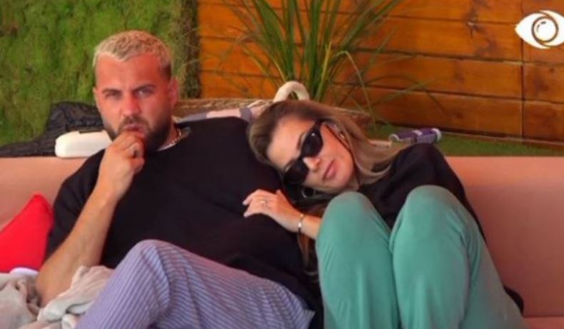 Luizi poston foton me Oltën, çfarë po paralajmëron ai?! Luizi poston foton me Oltën, çfarë po paralajmëron ai?!