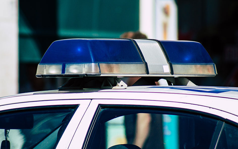 Vota blihet lirë në Greqi! Pesë “Fred Beleri” arrestohen me zarfe me nga 20 euro pak orë para hapjes së kutive të votimit Vota blihet lirë në Greqi! Pesë “Fred Beleri” arrestohen me zarfe me nga 20 euro pak orë para hapjes së kutive të votimit