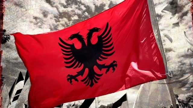 “Kur shqiptarët ishin qytetarë, stërgjyshërit e frëngjve dhe të anglezëve visheshin me lëkura bualli dhe rronin të futur në shpellat” “Kur shqiptarët ishin qytetarë, stërgjyshërit e frëngjve dhe të anglezëve visheshin me lëkura bualli dhe rronin të futur në shpellat”