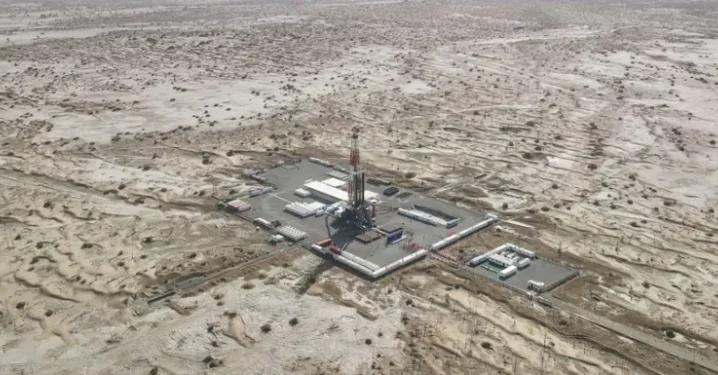 Një vrimë 11,100 metra të thellë në shkretëtirë?! Ja arsyeja pse Kina po e shpon Një vrimë 11,100 metra të thellë në shkretëtirë?! Ja arsyeja pse Kina po e shpon