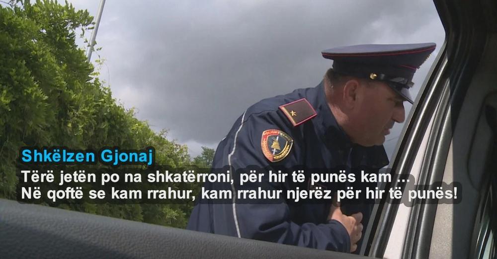 Arrestohet komandanti i policisë, i vodhi para një qytetari në makinë, rrahu një tjetër Arrestohet komandanti i policisë, i vodhi para një qytetari në makinë, rrahu një tjetër