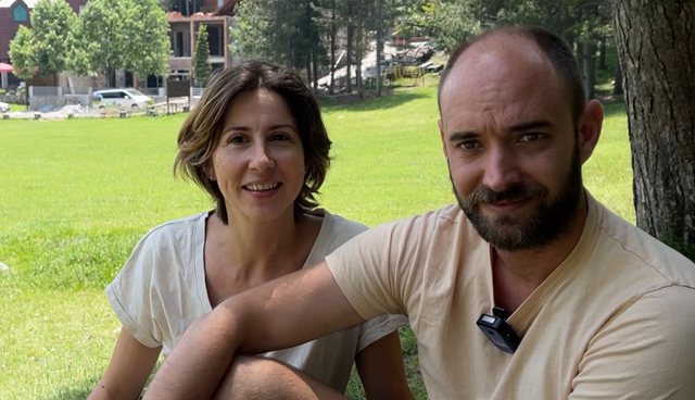 Çifti francez për muaj mjalti në Shqipëri: Kishim dëgjuar për mafien por gjetëm… qoftet dhe djathin Çifti francez për muaj mjalti në Shqipëri: Kishim dëgjuar për mafien por gjetëm… qoftet dhe djathin