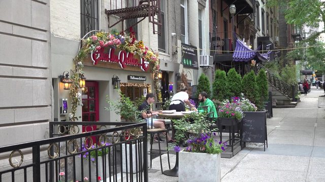 Bizneset shqiptare në Nju Jork: Tani quhet “Shqipëria e vogël” ajo që njihej si “Italia e vogël”! Bizneset shqiptare në Nju Jork: Tani quhet “Shqipëria e vogël” ajo që njihej si “Italia e vogël”!