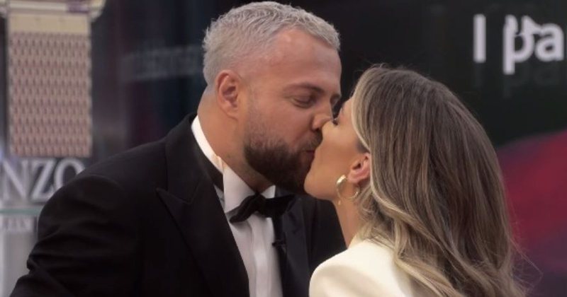 Nga ‘rivalë’ në BBVip tani si burrë dhe grua: Zbulohet skenari me skena të nxehta i filmit të Oltës dhe Luizit Nga ‘rivalë’ në BBVip tani si burrë dhe grua: Zbulohet skenari me skena të nxehta i filmit të Oltës dhe Luizit