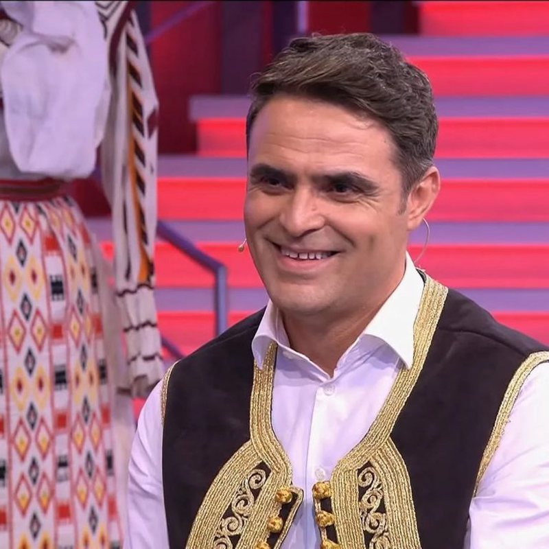 Sot feston ditëlindjen, e gjeni dot sa vjeç bën Maestro Sot feston ditëlindjen, e gjeni dot sa vjeç bën Maestro