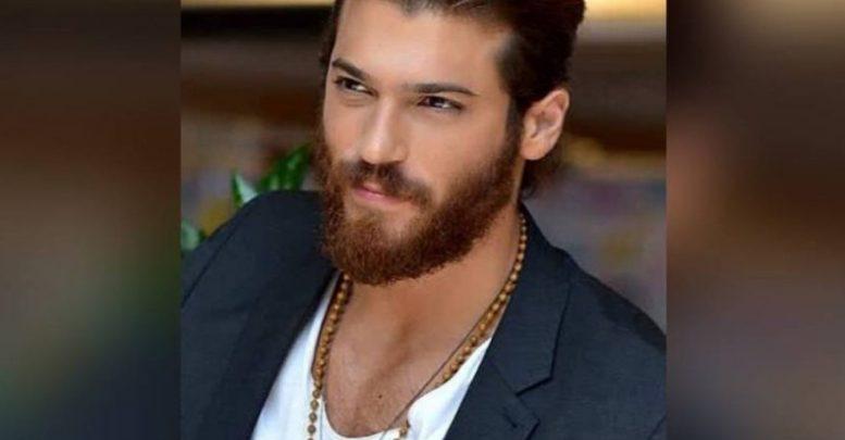 ’Çmend’’ rrjetin! Aktori me origjinë shqiptare prezanton për herë të parë nënë e tij ’Çmend’’ rrjetin! Aktori me origjinë shqiptare prezanton për herë të parë nënë e tij