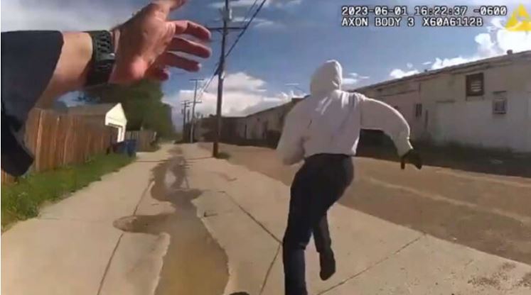 Follow Vodhi një cigare elektronike, policia vret 14-vjeçarin Follow Vodhi një cigare elektronike, policia vret 14-vjeçarin