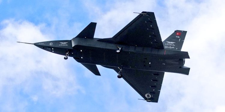 “Molla e Kuqe” turke, në majat botërore të industrisë luftarake: Arritjet e avionit pa pilot “Bayraktar Kizilelma” “Molla e Kuqe” turke, në majat botërore të industrisë luftarake: Arritjet e avionit pa pilot “Bayraktar Kizilelma”