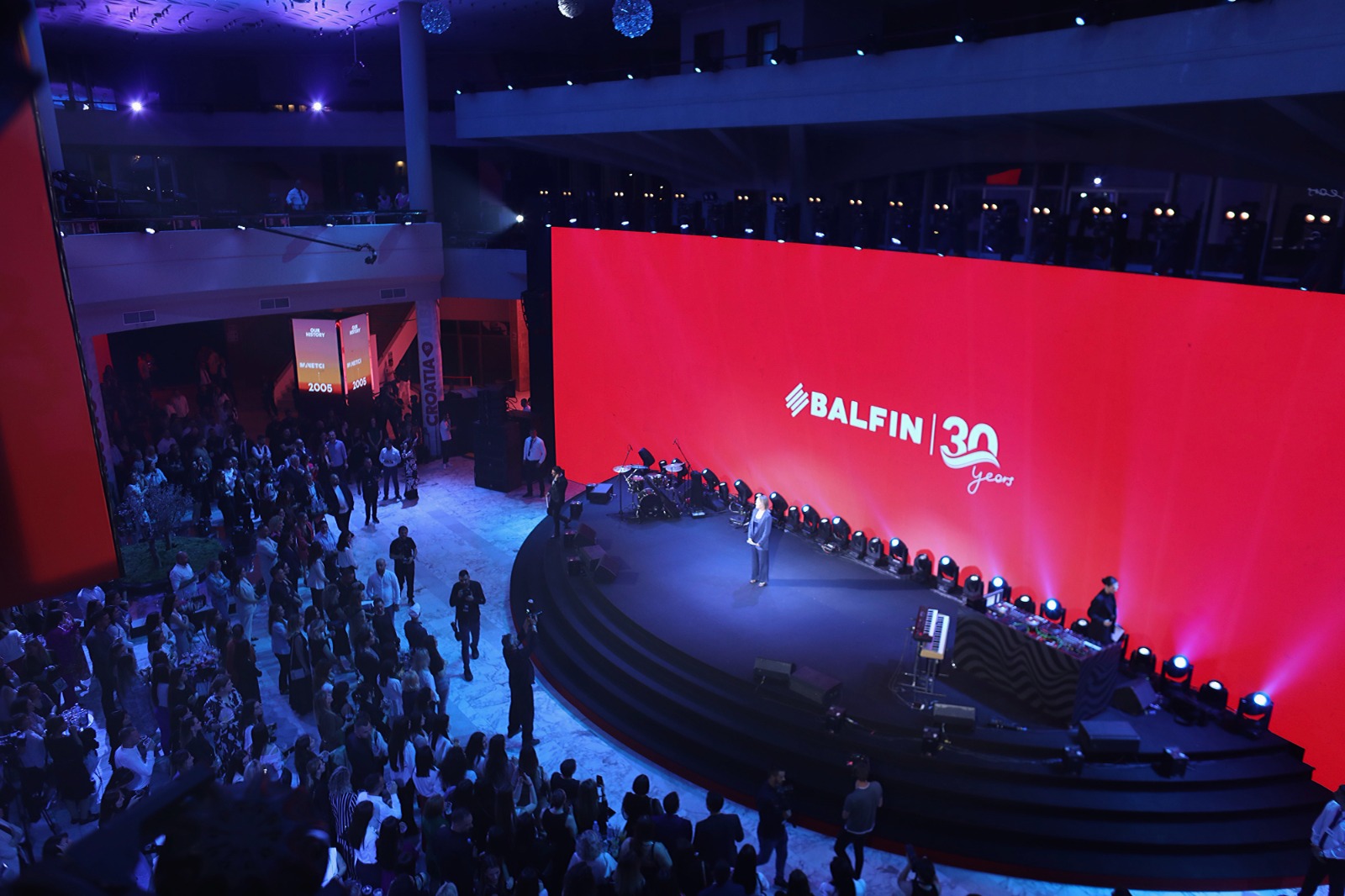 Asnjë politikan i ftuar në festën e Samir Manes Asnjë politikan i ftuar në festën e Samir Manes