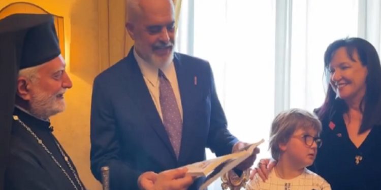 Zoti Rama dëgjoni At Antonio Belushin: Hapni shkolla shqipe në Kalabri dhe lërini vizitat familjare! Zoti Rama dëgjoni At Antonio Belushin: Hapni shkolla shqipe në Kalabri dhe lërini vizitat familjare!