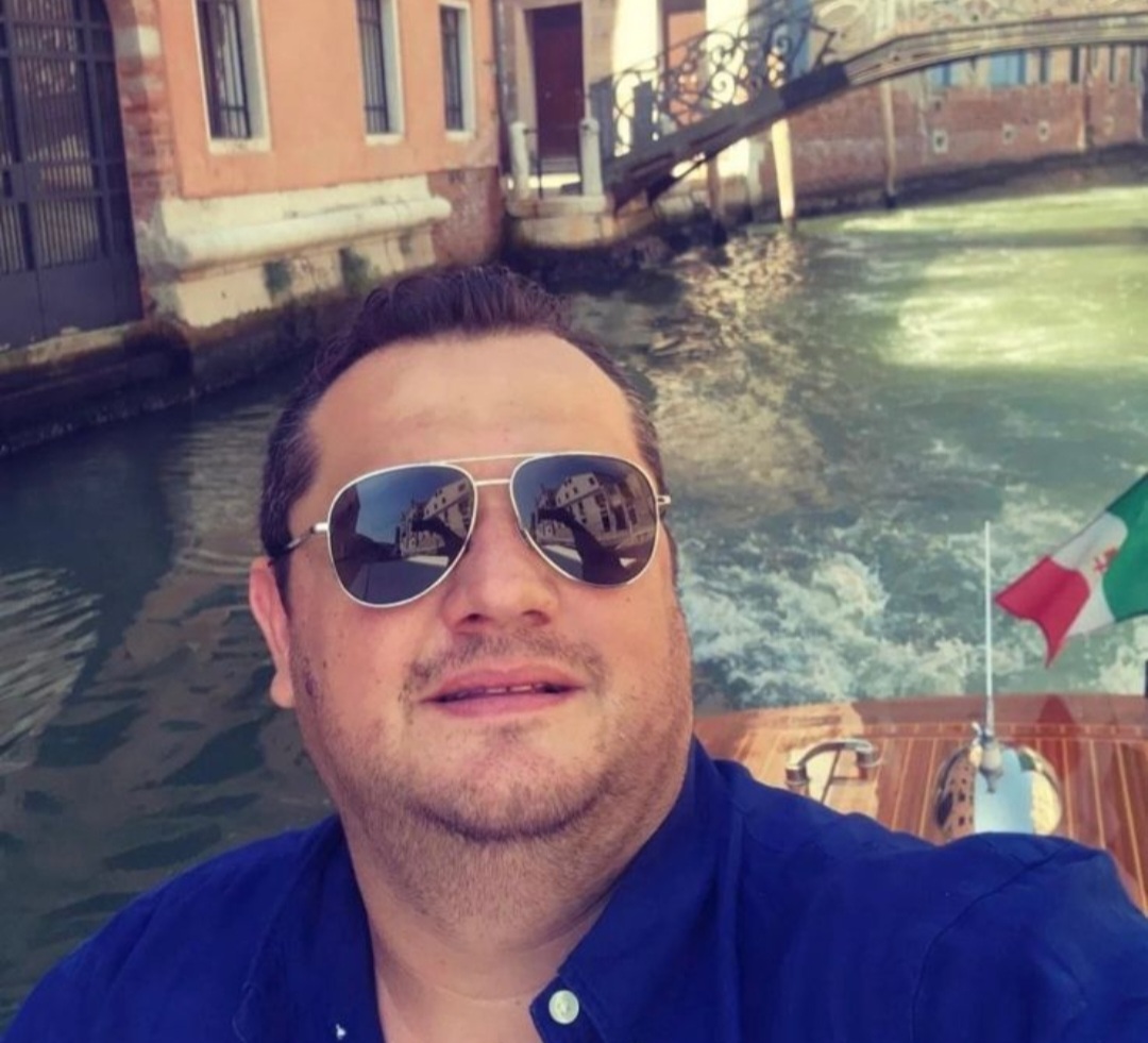 Prishje pazaresh! Atenatat ndaj biznesmeni Vullnet Ademit, nyja lidhëse mes mafies turke dhe pushtetarëve të korruptuar të Shkupit: Mesazh për Nazim Bushin Prishje pazaresh! Atenatat ndaj biznesmeni Vullnet Ademit, nyja lidhëse mes mafies turke dhe pushtetarëve të korruptuar të Shkupit: Mesazh për Nazim Bushin