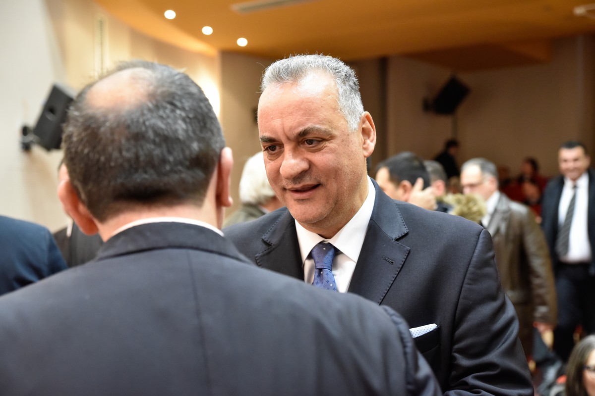 Burgimi i tij i padrejtë! Eurodeputeti grek “fut” hundët në drejtësinë shqiptare: Vjen në Tiranë për të takuar blersin e votave, “grekolabin” Beleri! Shteti dhe qeveria shqiptare heshtin Burgimi i tij i padrejtë! Eurodeputeti grek “fut” hundët në drejtësinë shqiptare: Vjen në Tiranë për të takuar blersin e votave, “grekolabin” Beleri! Shteti dhe qeveria shqiptare heshtin