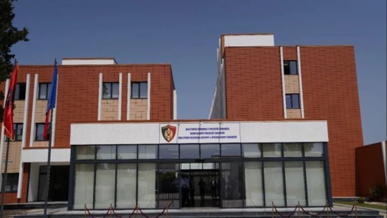 Kultivimi i kanabisit, pezullohet zv.drejtori i Policisë së Shkodrës dhe 12 efektivë të tjerë, zbardhen emrat Kultivimi i kanabisit, pezullohet zv.drejtori i Policisë së Shkodrës dhe 12 efektivë të tjerë, zbardhen emrat