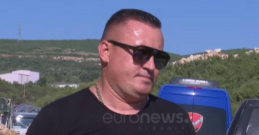 Flet pronari i gurores: Bilbili Maja na u bë gjobëvënës, donte para?! Ka ardhur me automatik na ka kërcënuar Flet pronari i gurores: Bilbili Maja na u bë gjobëvënës, donte para?! Ka ardhur me automatik na ka kërcënuar