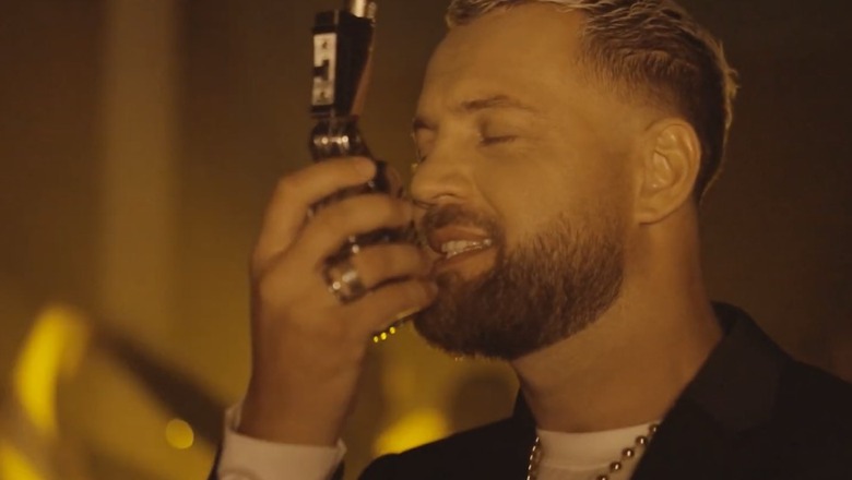 O lodh “fakiri” me dedikimet për bashkëshorten! Këngë tjetër e Luizit me titull “Kiara” O lodh “fakiri” me dedikimet për bashkëshorten! Këngë tjetër e Luizit me titull “Kiara”