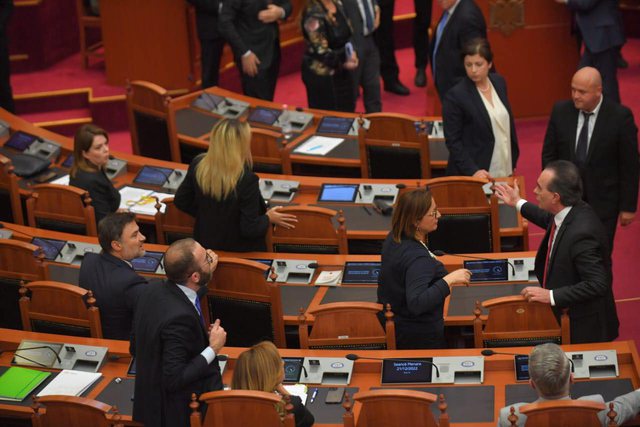 A kanë turp deputetët e PD-së? A kanë turp deputetët e PD-së?