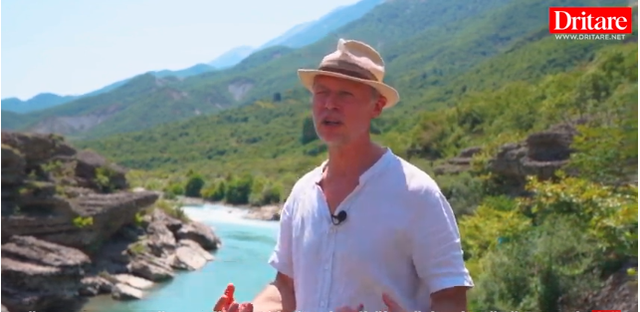 Fotoreporteri anglez: Para 20 vjetësh, më shikonin me çudi. Tani plot me turistë! Fotoreporteri anglez: Para 20 vjetësh, më shikonin me çudi. Tani plot me turistë!