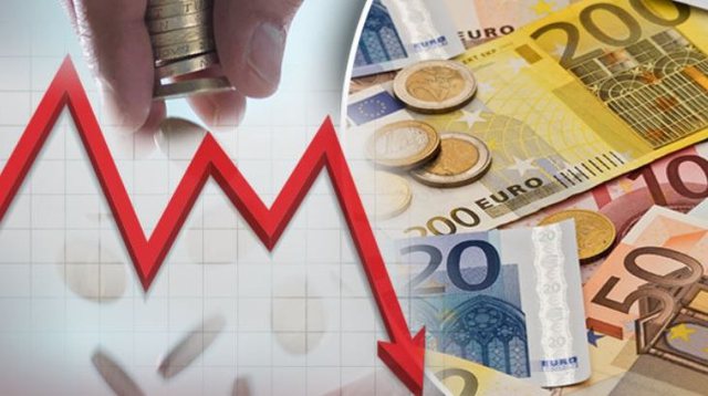 Monedhat e huaja nuk dalin nga “gremina”: Ja me sa shiten dhe blihen euro dhe dollari Monedhat e huaja nuk dalin nga “gremina”: Ja me sa shiten dhe blihen euro dhe dollari