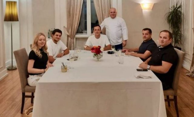 Vajza e ish-Presidentit të SHBA-së, Tiffany Trump viziton Tiranën, ja kush e shoqëron Vajza e ish-Presidentit të SHBA-së, Tiffany Trump viziton Tiranën, ja kush e shoqëron
