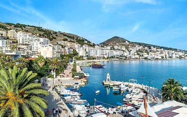 Operatori turistik: Punonjësit e mi kanë paga deri në 4 mijë euro… Operatori turistik: Punonjësit e mi kanë paga deri në 4 mijë euro…