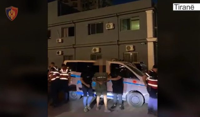 VIDEO/ Vrasja në Fushë Krujë, arrestohet Valter Bami VIDEO/ Vrasja në Fushë Krujë, arrestohet Valter Bami