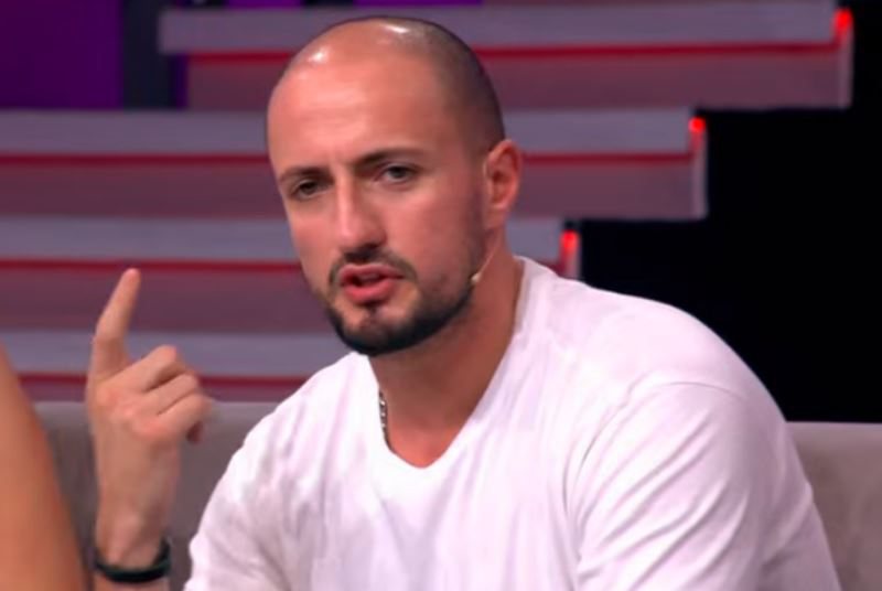 “Unë një zemër kam”! Kristi duket se ka rënë në dashuri, nuk do më të largohet nga Shqipëria “Unë një zemër kam”! Kristi duket se ka rënë në dashuri, nuk do më të largohet nga Shqipëria